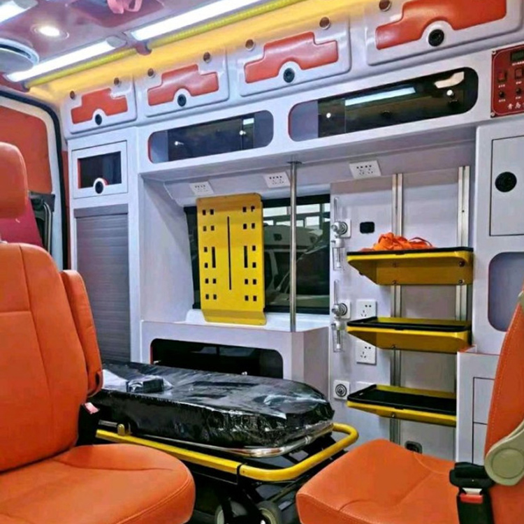 高坪长途救护车护送病人租赁价格